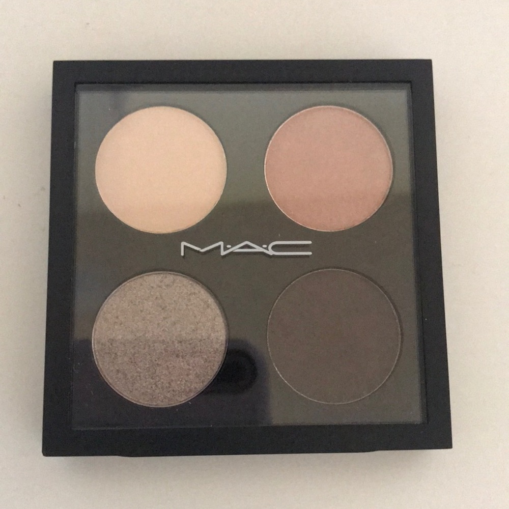 MAC showstopper eyeshadow quad